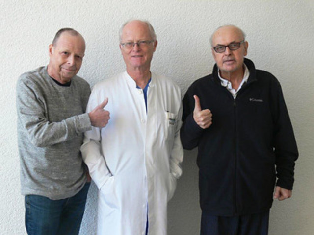 From left to right: Mr. Karmi Posner (Patient), Prof. Dr. med. Karl R. Aigner, Mr. Gerald Kopitowski (Patient). (CNW Group/Medias Health Group)