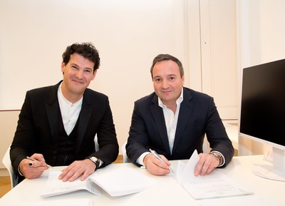 Dr Charalampos Arampatzis  (CEO UNIVERSKIN SAS) , left and Mag. Andreas Prinz (CEO and Co-Owner Croma-Pharma) signing the agreement (PRNewsFoto/Croma-Pharma GmbH)