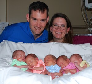 Christmas Miracle: Couple Welcomes Quintuplets