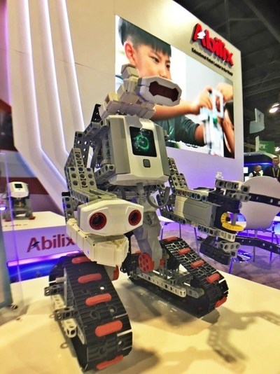 Abilix Educational Robot Brick Krypton 7 (PRNewsFoto/PartnerX)