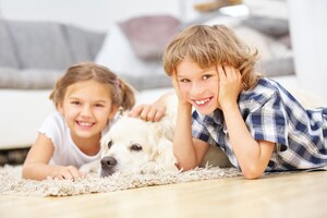 Un nuevo estudio revela que los mejores amigos de los niños son sus mascotas