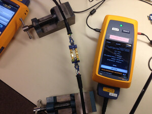 Fluke Networks stellt vor: DSX-8000 CableAnalyzer™, das weltweit erste zertifizierte Feld-Messgerät der Kategorie 8