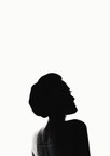 Guerlain presenta a Angelina Jolie: El nuevo icono del perfumista Guerlain