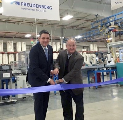 Dr. Erek Speckert, Global VP of Operations and Barry Kellar, Global VP of Automotive Filter at the opening ceremony