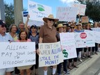 Wieder aufgelebter Protest gegen Allianz wegen Nichtauszahlung von Versicherungen für Holocaust-Überlebende während dem PGA-Golfturnier in Boca Raton in Florida mit Rekordanzahl an Protestteilnehmern
