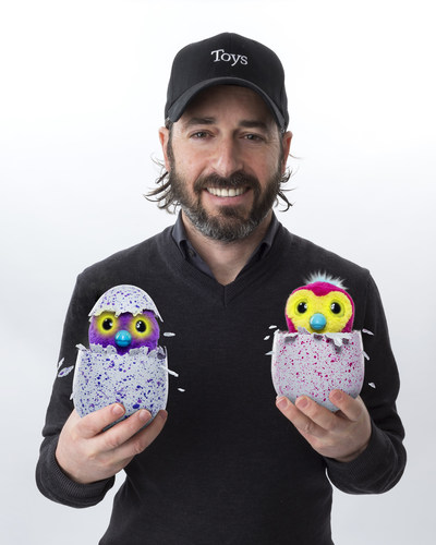 Ronnen Harary, co-founder and Co-Chief Executive Officer of Spin Master Corp, shows off award-winning Hatchimals (PRNewsFoto/Spin Master)