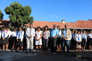 DHL et SOS Villages d'Enfants collabore avec  le Ministère de l'Education Nationale et l'UNESCO pour élargir le programme GoTeach avec les Olympiades de mathématiques, de physique et de l'innovation pour les jeunes de Madagascar