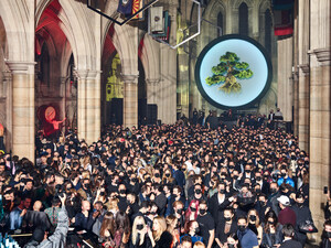 HEAVENSAKE - mejor actuación de concienciación en la Catedral Americana en París