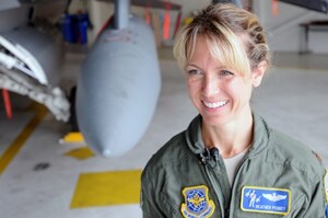 The Wings Club Foundation Announces Heather Penney As 2017 Outstanding Aviator Award Recipient