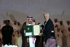 Der niederländisch-deutsche Physiker Laurens Molenkamp erhält Spitzenauszeichnung von König Salman von Saudi-Arabien