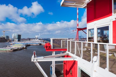 At the Ketel One Huis, guests will sleep 22 metres up, with floor to ceiling windows enhancing the breath-taking 360° views over Amsterdam (PRNewsFoto/Ketel One Vodka)