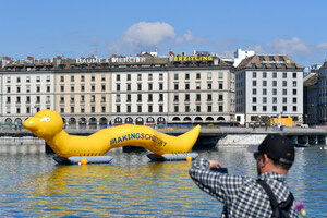 MakingSchistory : Wormzilla envahit le Lac Léman à Genève