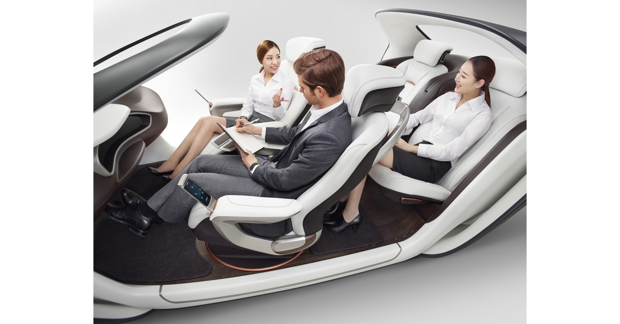 Adient Unveils Updated Stateoftheart Luxury Seating Concept for