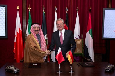 Borgward will expand its market presence by entering the markets of Middle Eastern countries. The associated agreements were signed today in Bremen by representatives of the countries and Borgward Group AG. Shown here is the Bahrain representative Yusuf Ebrahim Mohamed Al Awadi together with the CEO of Borgward Group AG, Ulrich Walker, during the official ceremony in Bremen City Hall. (PRNewsfoto/Borgward Group AG)
