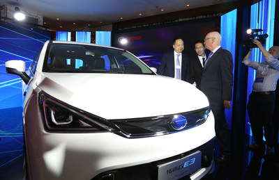 Yu Jun, president of GAC Motor gave an introduction about GE3 to Klaus Schwab, executive chairman of World Economic Forum at 2017 Davos