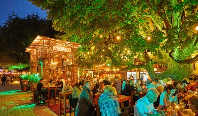 From now until 20 August, Lower Saxony's largest open-air festival will offer international cuisine around the Maschsee! (PRNewsfoto/Hannover Marketing und Tourismus)