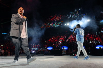 Fat Joe & TA of Terror Squad perform Fat Joe's smash hit "Lean Back" for the capacity crowd.