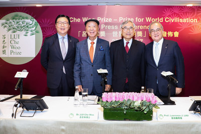 From left: Professor Frederick Ma Si-hang, Member of the Board of Governors, LUI Che Woo Prize Limited; Dr. Lui Che Woo, Founder & Chairman of the Board of Governors cum Prize Council, LUI Che Woo Prize; Professor Lawrence J. Lau, Chairman of the Prize Recommendation Committee, LUI Che Woo Prize; Dr. Moses Cheng Mo-Chi, Member of the Board of Governors, LUI Che Woo Prize Limited