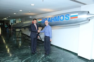 BrahMos Airframe அசெம்பிளிகளின் தனித்துவமான 100வது தொகுப்பை Godrej Aerospace ஒப்படைத்தது