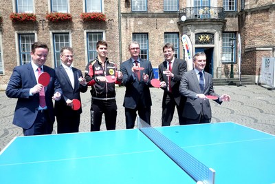 Promoting the World Table Tennis Championships 2017 in Düsseldorf: Martin Ammermann (Düsseldorf Congress Sport & Event), Michael Geiger (Pres. DTTB), players Patrick Franziska, Frank Schrader (MD Düsseldorf Marketing), Thomas Weikert (Pres. ITTF) and Mayor Thomas Geisel, © DCSE/David Young (PRNewsfoto/City of Duesseldorf)