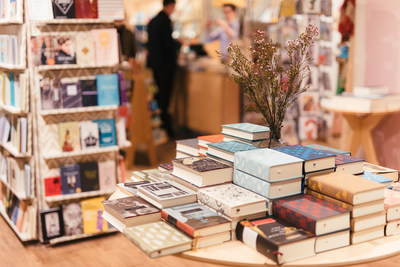 Waterstones - the UK’s leading high street bookseller - has extended its long-term partnership with Unipart Logistics for an additional five years. (PRNewsfoto/Unipart Group)