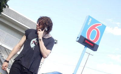 Motel 6 is collaborating with frequent Motel 6 guest and rock star Barns Courtney to give fans exclusive content, concert tickets and immersive music experiences throughout his tour.