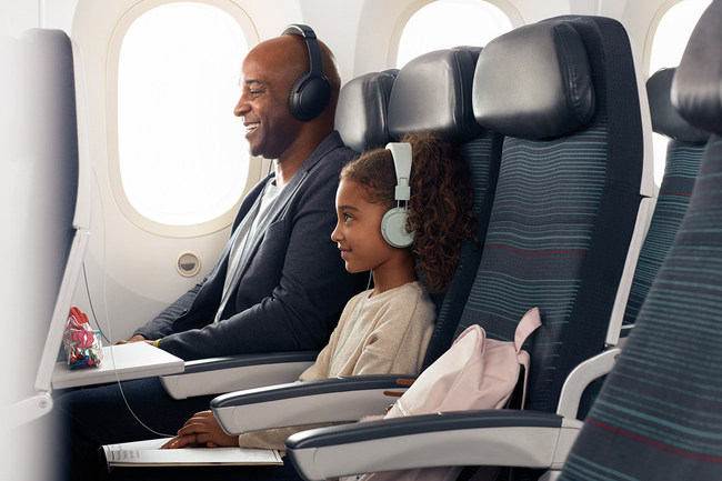 Air Canada Named Best Family-Friendly Airline in North America and Best Family-Friendly Frequent-Flyer Program at the Wherever Awards (CNW Group/Air Canada)