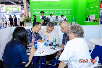 Business meeting at the site of Medtec China 2019