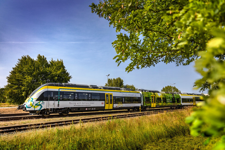 The BOMBARDIER battery electric multiple unit train operates emission-free, thereby making a significant contribution towards environmentally friendly mobility. It can be used to bridge non-electrified lines and replace diesel trains with clean battery-powered vehicles.