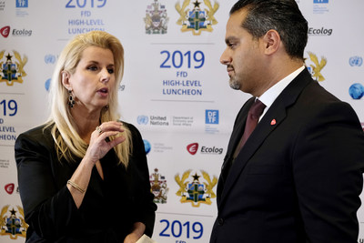 Moderator and journalist Rita Cosby interviews Ecolog CEO Ali Vezvaei after his remarks at the UN high-level luncheon. Moderator and journalist Rita Cosby interviews Ecolog CEO Ali Vezvaei after his remarks at the UN high-level luncheon.