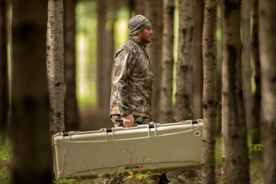 NANUK Waterproof Protective Long Gun Cases. Adding to the already-impressive tandem of long gun cases from NANUK, the new 985 case is built with the same uncompromising waterproof, dustproof and indestructible characteristics that make the 990 and 995 cases industry standards. NANUK Waterproof Protective Long Gun Cases. Adding to the already-impressive tandem of long gun cases from NANUK, the new 985 case is built with the same uncompromising waterproof, dustproof and indestructible characteristics that make the 990 and 995 cases industry standards.