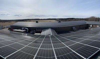 Solar panel installation at Aurora Mountain, Cremona, Alberta (July 2019) (CNW Group/Aurora Cannabis Inc.) Solar panel installation at Aurora Mountain, Cremona, Alberta (July 2019) (CNW Group/Aurora Cannabis Inc.)
