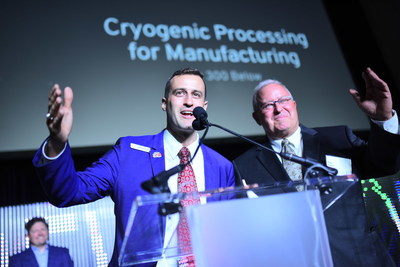Prescott and Peter Paulin accept the award for 2019 Innovation of the Year at the 4RevAwards ceremony.