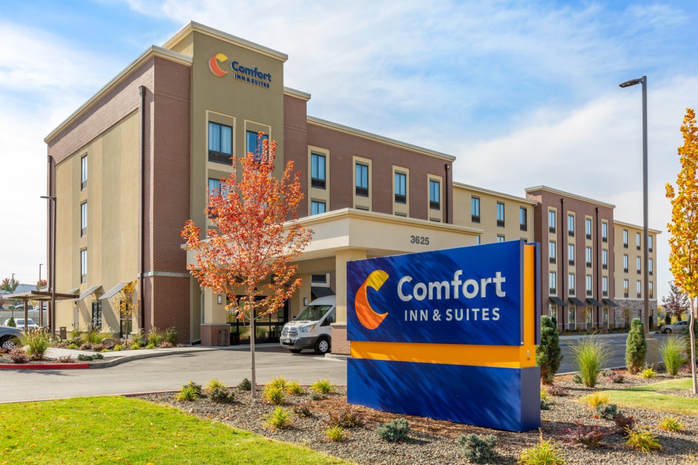 The New Comfort Debuts 500th Hotel With Refreshed Branding ...