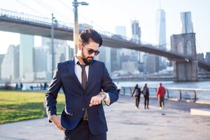 Empreendedor e palestrante goiano, Bruno Pereira, se destaca no mercado da moda masculina, com sua marca de roupas e com seu curso de importação