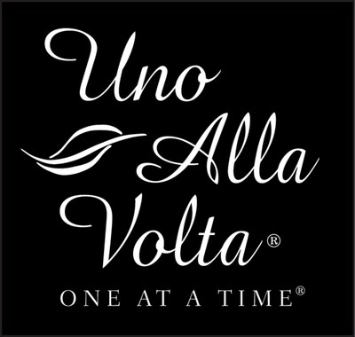 Uno Alla Volta Logo