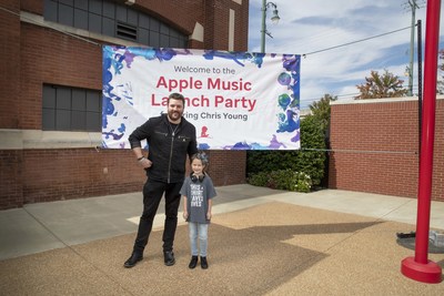 Multi-platinum country music entertainer Chris Young visits with St. Jude patients at Apple Music Curator launch.