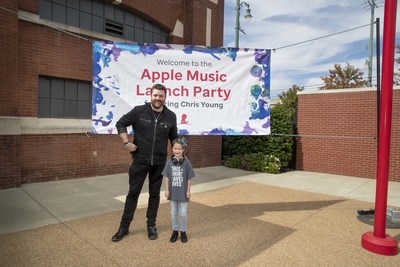 Multi-platinum country music entertainer Chris Young visits with St. Jude patients at Apple Music Curator launch. Multi-platinum country music entertainer Chris Young visits with St. Jude patients at Apple Music Curator launch.