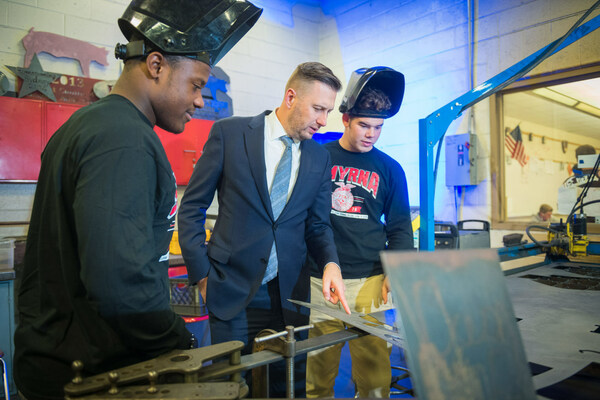 High school students in Delaware are getting a jump start on careers in growing fields including advanced manufacturing, health care and biomedical science through the Delaware Pathways program, which provides training and on-the-job experience. (Photo Credit: Moonloop photography)