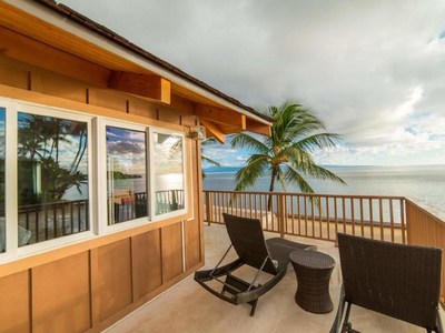 Hotel Molokai's oceanfront deluxe suite provides an exquisite view.