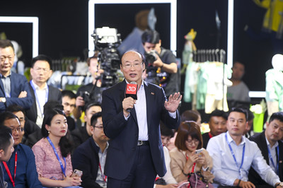 Song Zhenghuan, président de Goodbaby, lors de sa présentation (PRNewsfoto/Goodbaby)