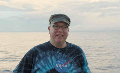 O Dr. Eric Lindstrom atuou mais recentemente como cientista do programa de oceanografia física na divisão de geociências na sede da NASA em Washington, D.C.