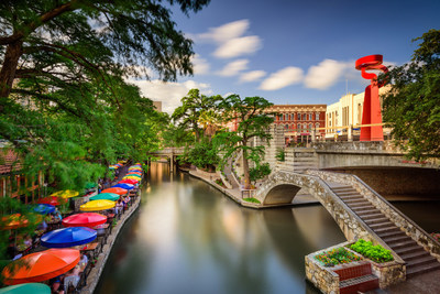San Antonio has grown to become the 7th largest city in the United States, with over 1.5 million residents. This image features one of the city's most famous attractions, the San Antonio River Walk. San Antonio has grown to become the 7th largest city in the United States, with over 1.5 million residents. This image features one of the city's most famous attractions, the San Antonio River Walk.