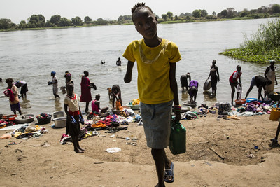 Au Soudan du Sud, les programmes en matire d'eau, d'assainissement et d'hygine ne sont financs qu' 26 %.  UNICEF/UN0324709/Meyer (Groupe CNW/UNICEF Canada)
