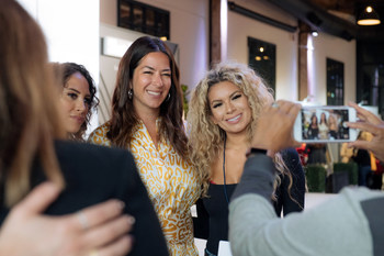 Attendees of the inaugural Canadian She’s Next, Empowered by Visa workshop were excited to learn from Rebecca Minkoff (centre), fashion designer and Female Founder Collective founder. (CNW Group/Visa Canada)