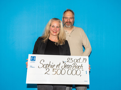 Sophie Grothé et Jean-Roch Tremblay (2,5 M$ - Lotto 6/49) (Groupe CNW/Loto-Québec)