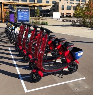 V2 OjO scooters in Memphis (CNW Group/OjO Electric Corp.)
