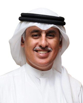  His Excellency Zayed R. Alzayani, the Minister of Industry, Commerce and Tourism