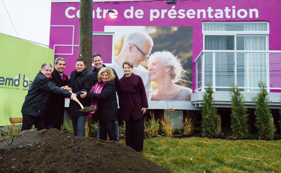 Louis Arcand, attach politique reprsentant de Jonatan Julien, ministre de l'nergie et des Ressources naturelles et dput de Charlesbourg, Pierre Paul-Hus, dput de Charlesbourg-Haute-Saint-Charles, Francis Charron, prsident de Batimo, Vincent Dufresne, prsident de l'arrondissement de Charlesbourg et conseiller municipal, Michelle Morin-Doyle, conseillre municipale et maire supplant, et Angela Grottoli, vice-prsidente, stratgies d'intgration et immobilier chez Chartwell. (Groupe CNW/Chartwell, rsidences pour retraits)