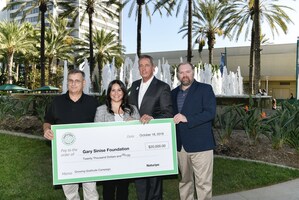 Naturipe Farms Donates $20,000 to Gary Sinise Foundation Honoring Defenders, Veterans, First Responders and their Families